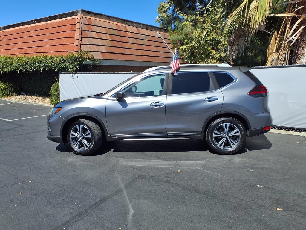 Used 2018 Nissan Rogue SL FWD image 3