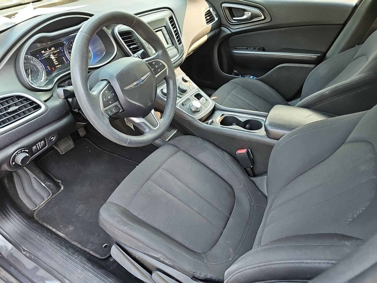 Used 2015 Chrysler 200 Limited FWD image 19