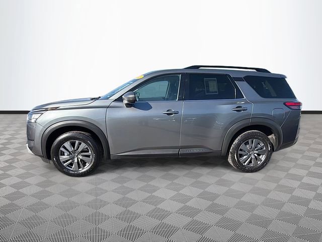 Used 2025 Nissan Pathfinder SV image 4