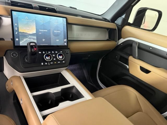 Used 2026 Land Rover Defender 110 X-Dynamic SE AWD/4WD image 22