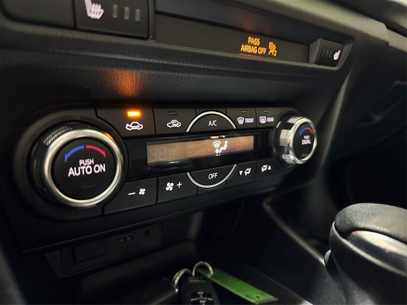 Used 2018 MAZDA MAZDA3 Touring FWD image 24