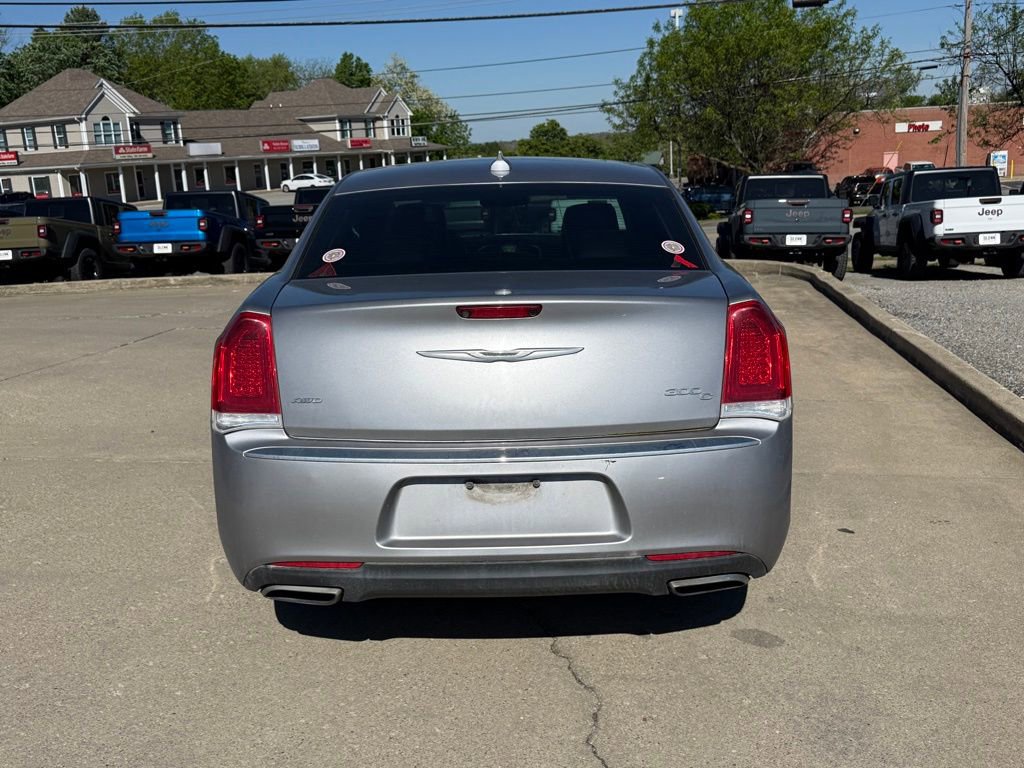 Used 2016 Chrysler 300 C image 7