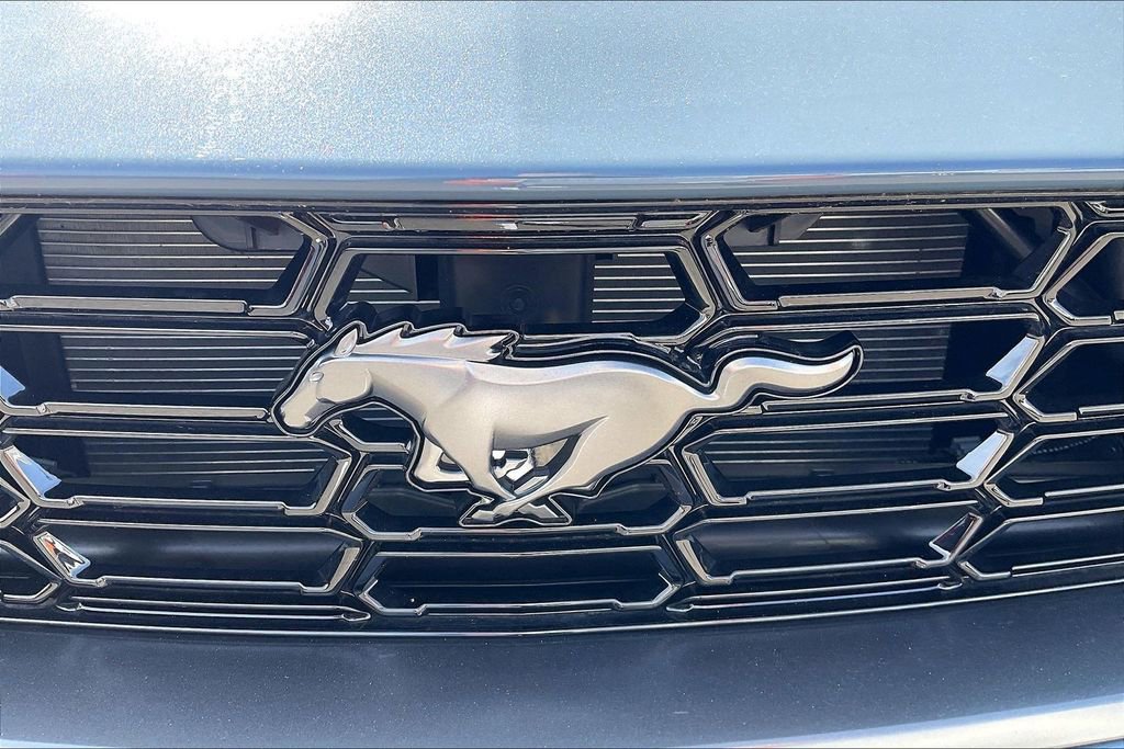 Used 2025 Ford Mustang Dark Horse image 26