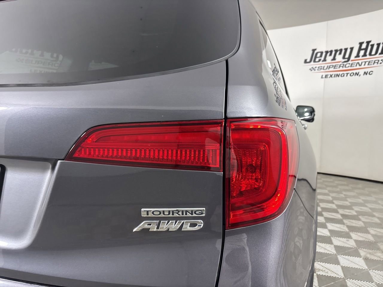 Used 2017 Honda Pilot Touring image 39