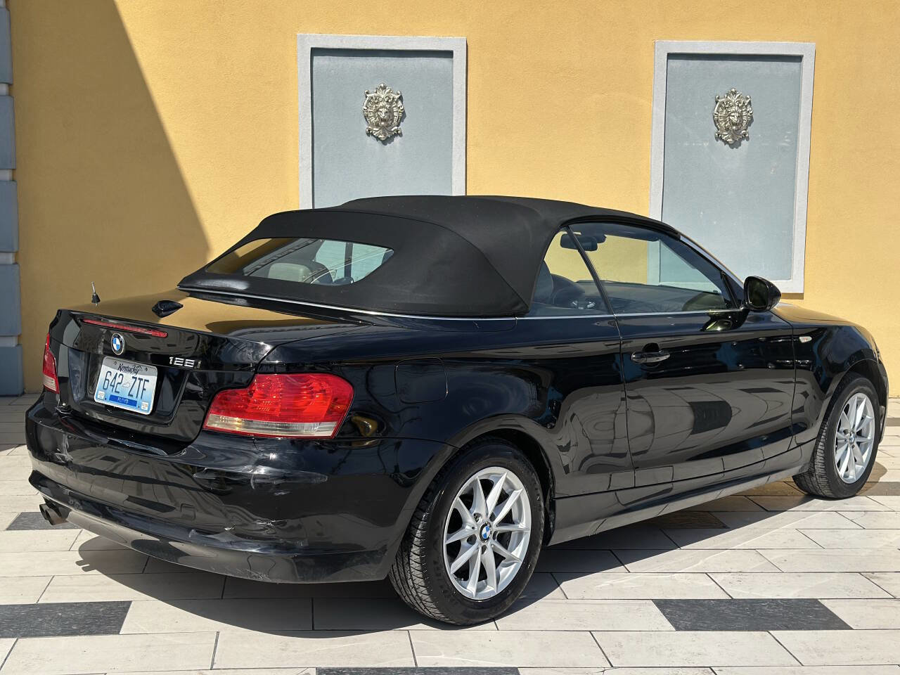 Used 2011 BMW 128i 128i 2dr Convertible SULEV image 1