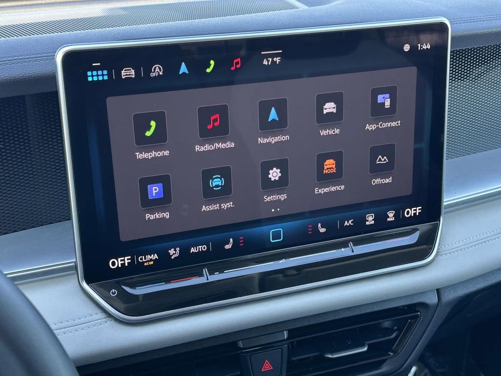 Certified 2025 Volkswagen Tiguan SE image 29