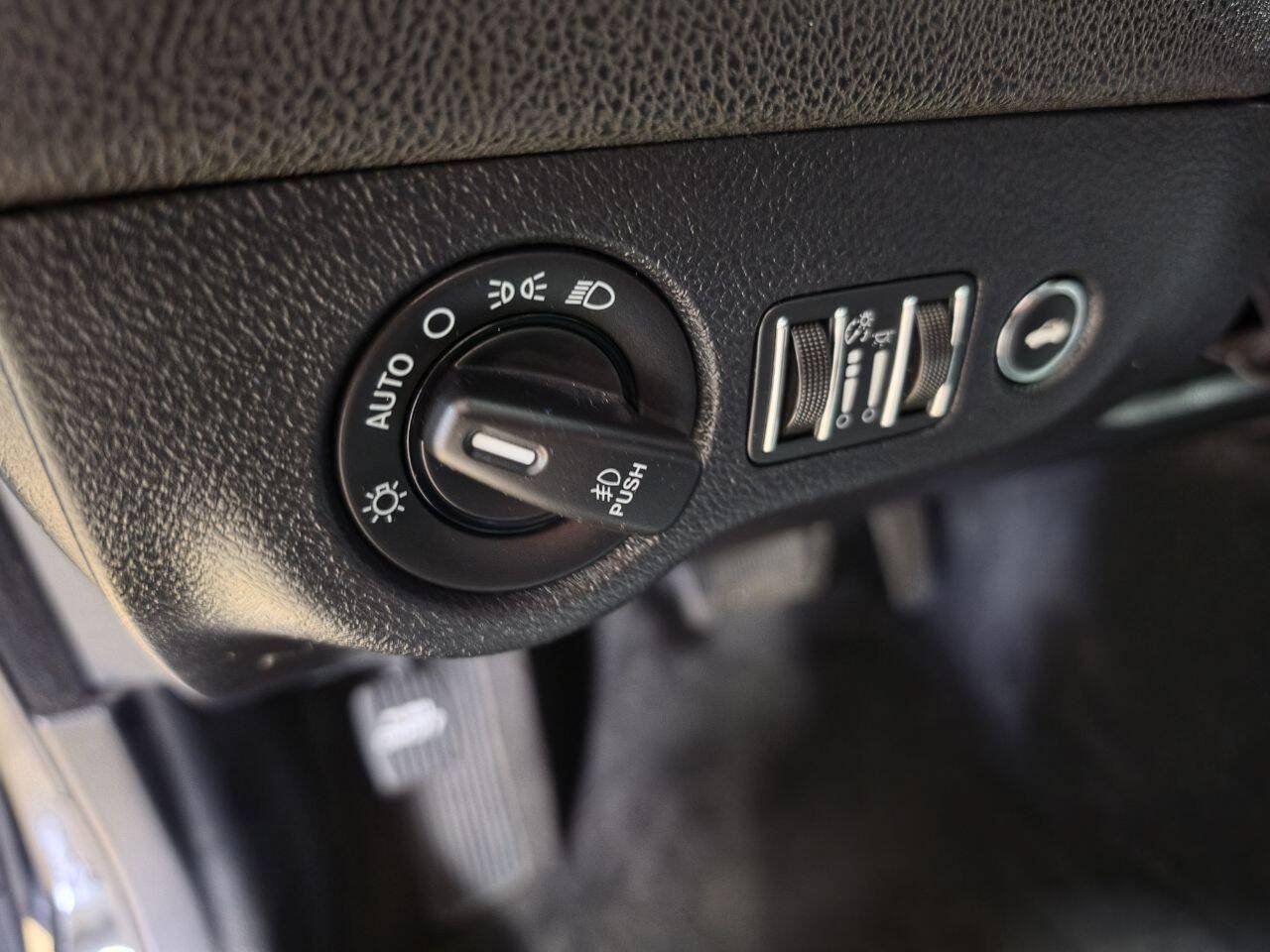 Used 2014 Dodge Charger R/T AWD/4WD image 25