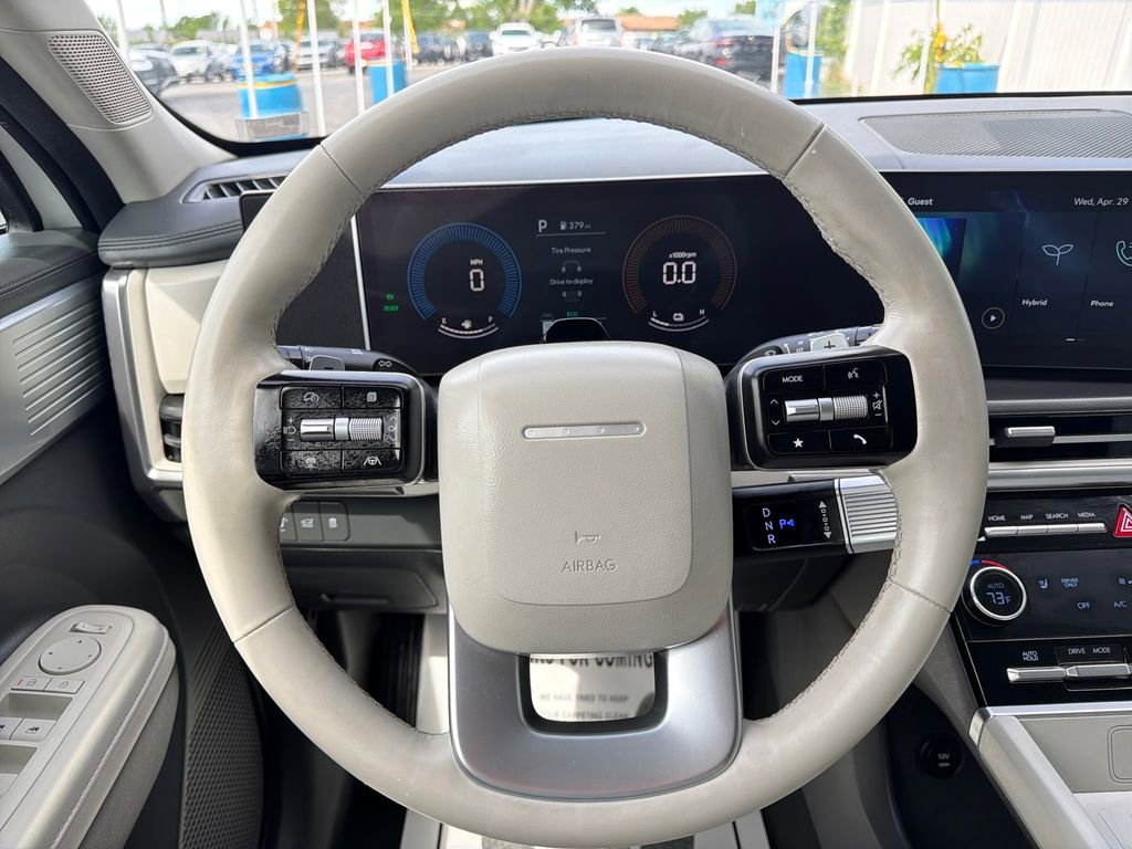 Used 2025 Hyundai Santa Fe SEL FWD image 17