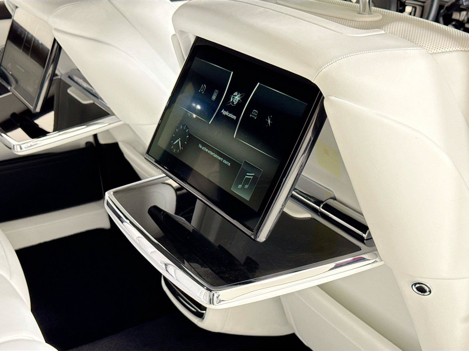 Used 2023 Rolls-Royce Phantom Sedan RWD image 37