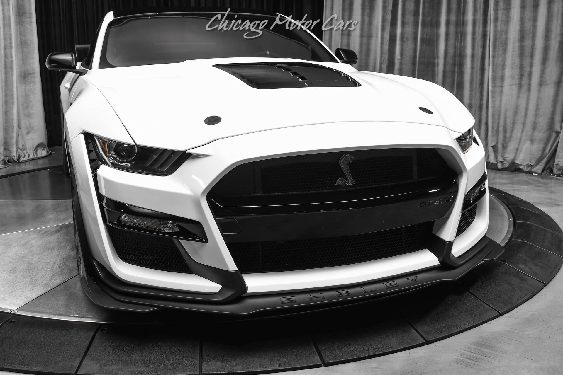 Used 2022 Ford Mustang Shelby GT500 w/ Carbon Fiber Track Pack RWD image 47