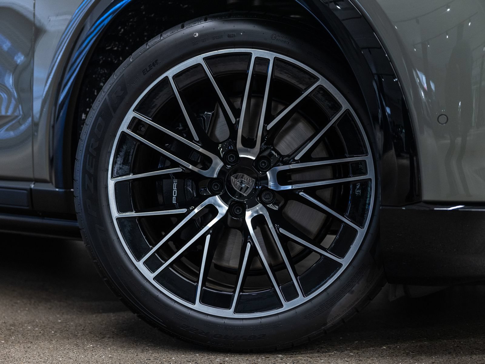 New 2026 Porsche Cayenne Turbo AWD/4WD image 19