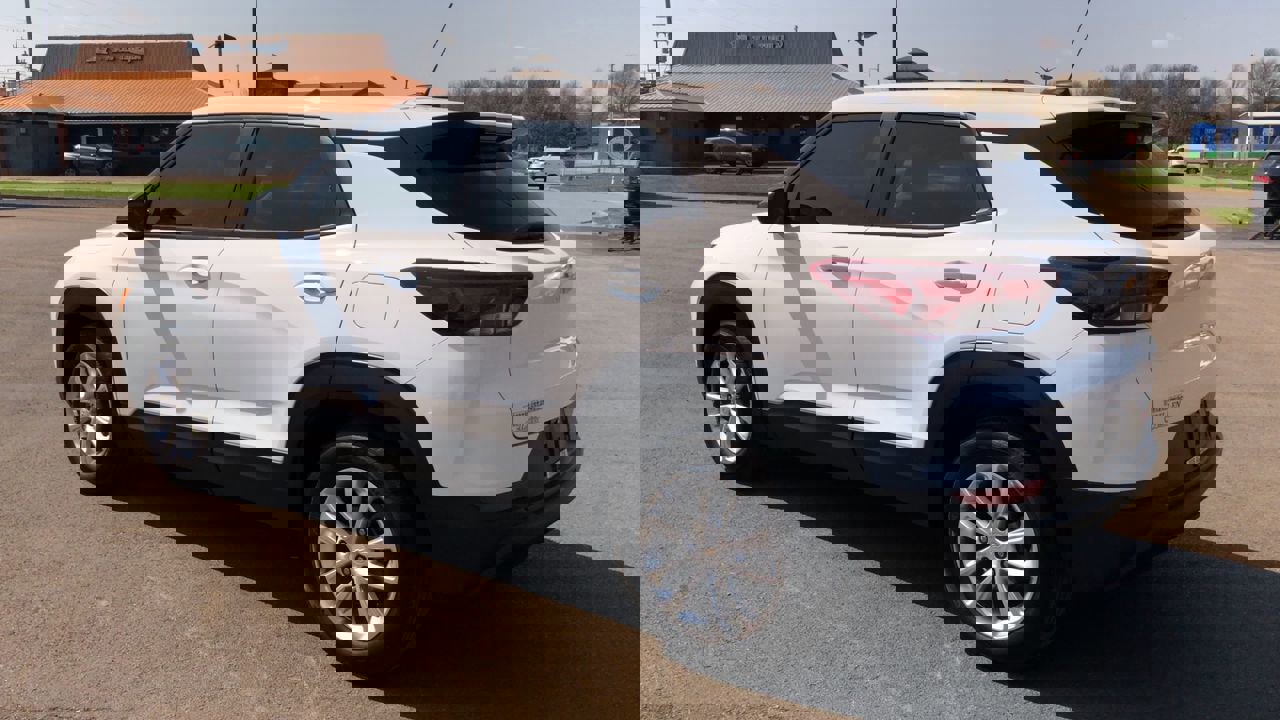 Used 2025 Chevrolet TrailBlazer LS image 5