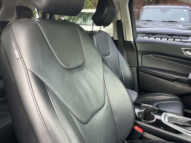 Used 2017 Ford Edge Titanium w/ Technology Package FWD image 31