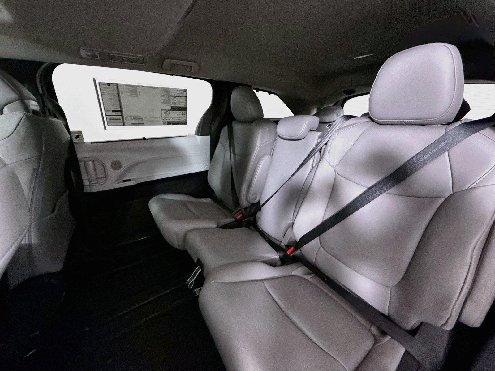 New 2026 Toyota Sienna XLE FWD image 31