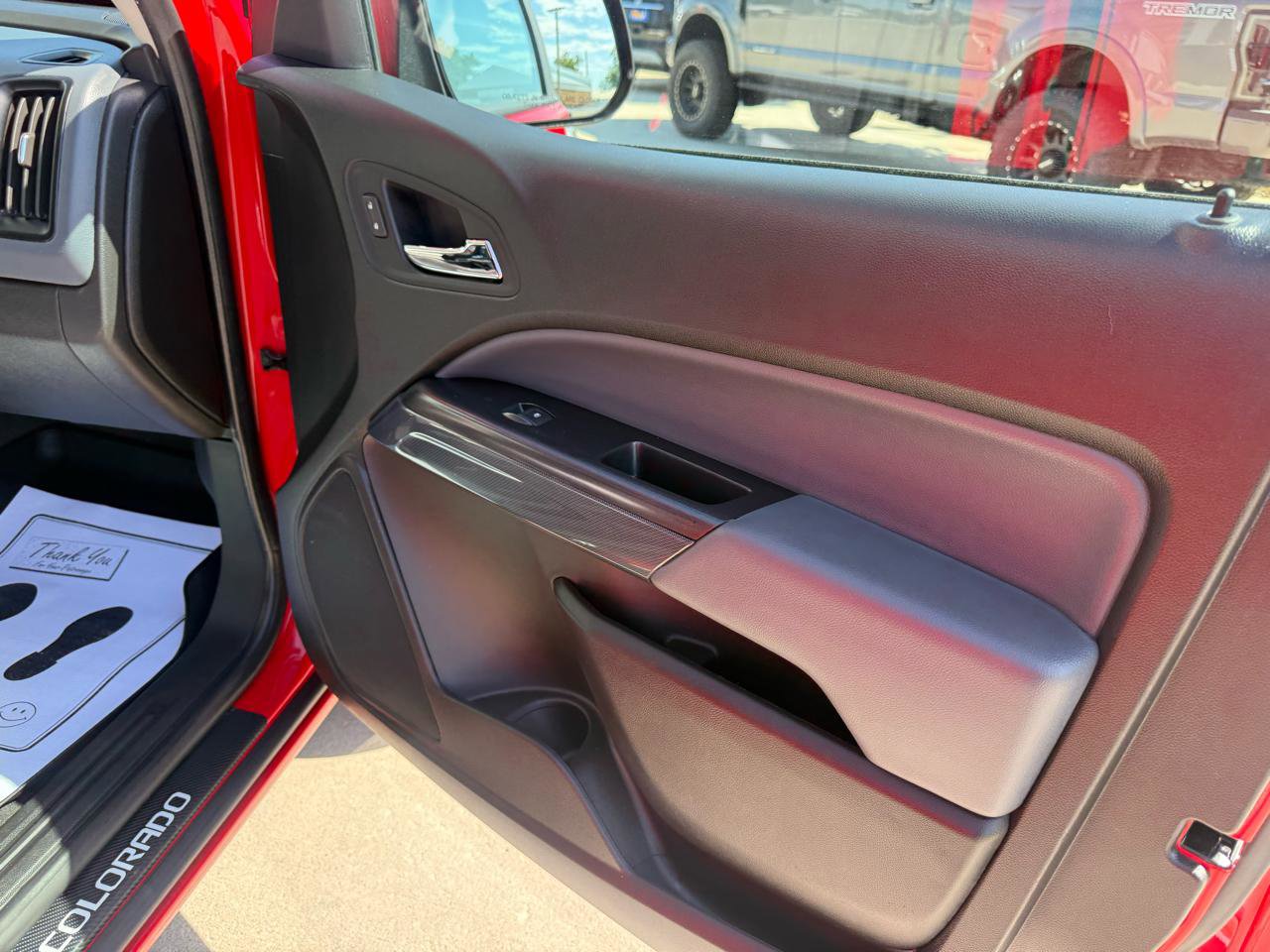 Used 2020 Chevrolet Colorado Z71 AWD/4WD image 16
