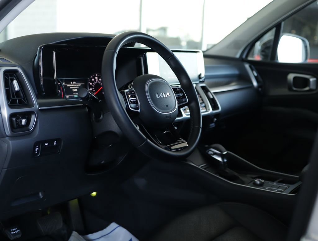 Used 2022 Kia Sorento S image 9