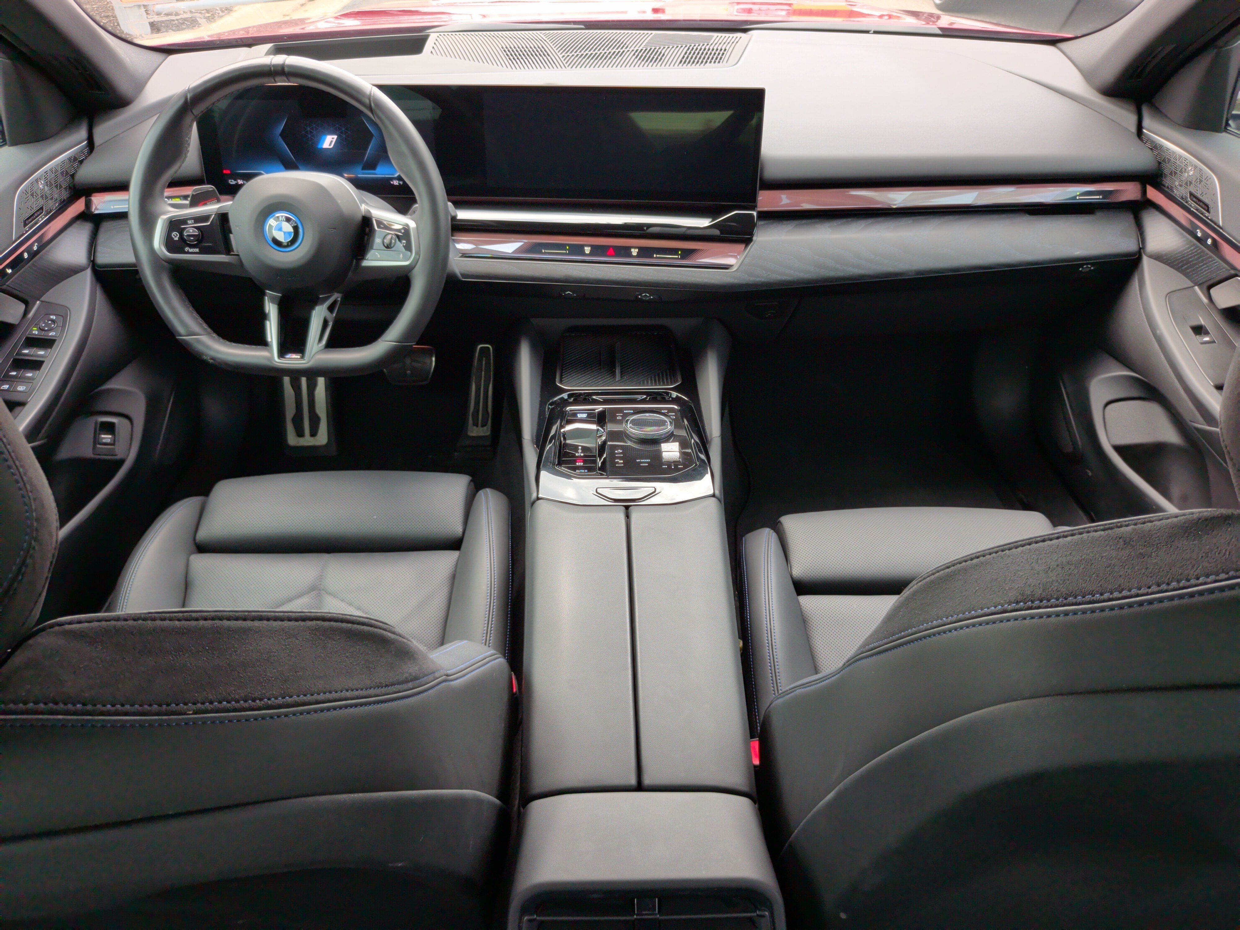 Used 2024 BMW i5 eDrive40i w/ M Sport Package RWD image 31