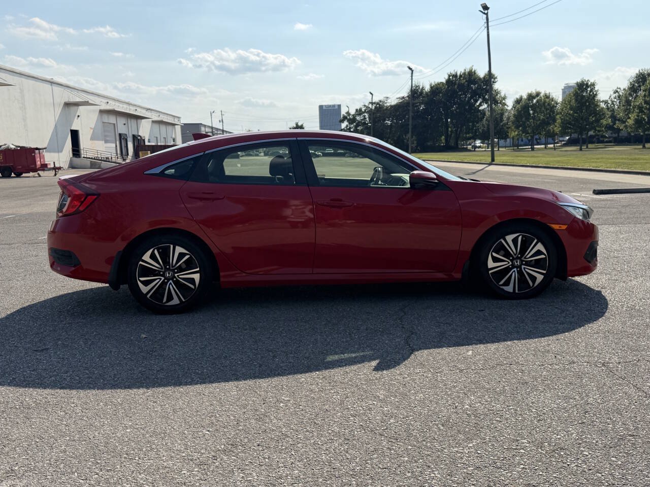 Used 2018 Honda Civic EX-L image 10