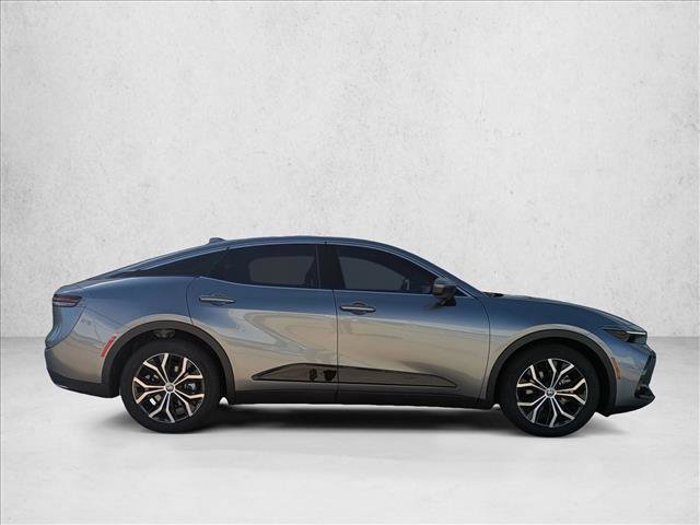 Used 2023 Toyota Crown Limited image 4