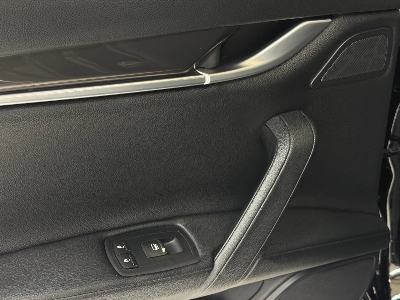 Used 2017 Maserati Ghibli image 37