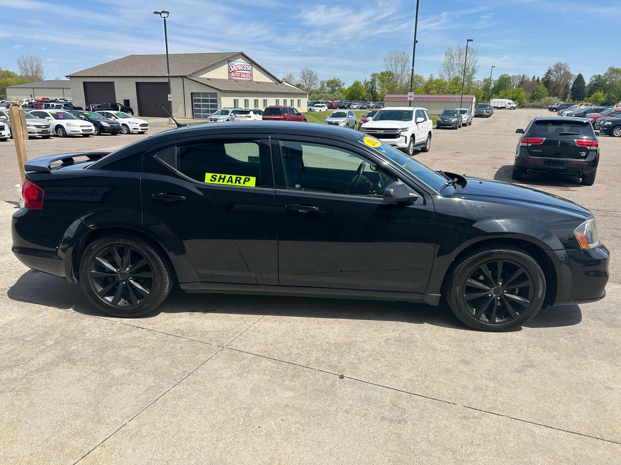 Used 2013 Dodge Avenger SE w/ Blacktop Pkg FWD image 4
