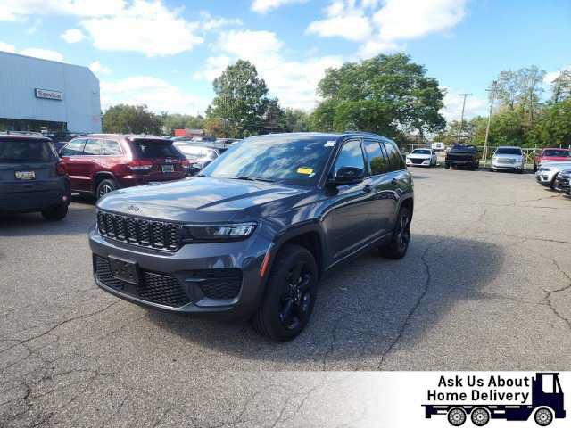 Used 2023 Jeep Grand Cherokee Altitude