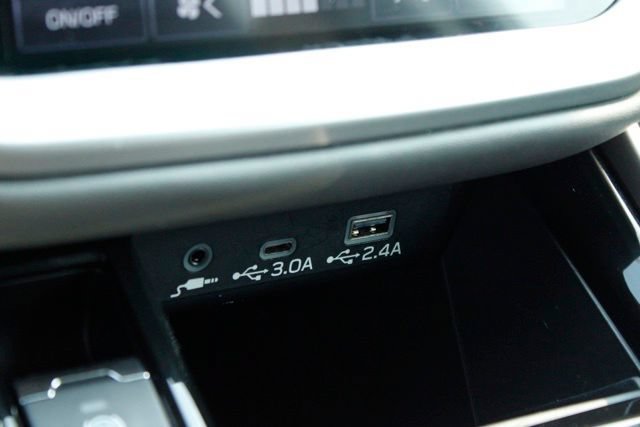 Used 2025 Subaru Outback Onyx Edition AWD/4WD image 29