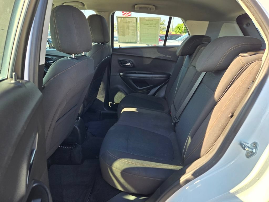 Used 2020 Chevrolet Trax LS AWD/4WD image 26