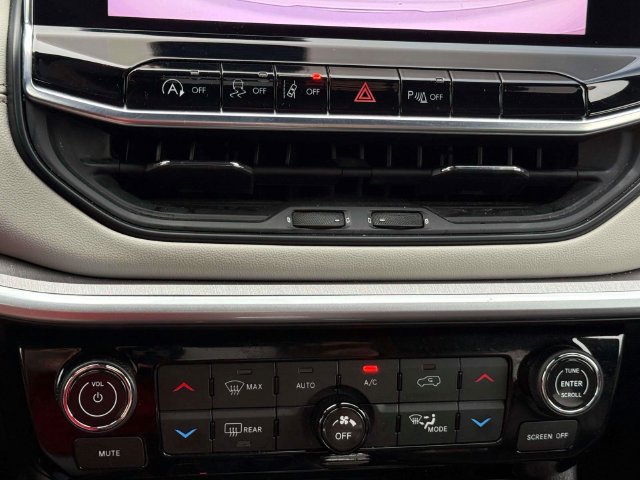 Certified 2025 Jeep Compass Limited AWD/4WD image 28