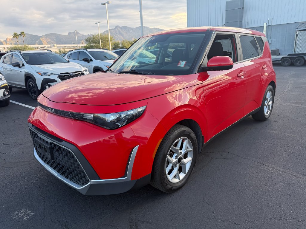 Used 2023 Kia Soul S FWD image 3