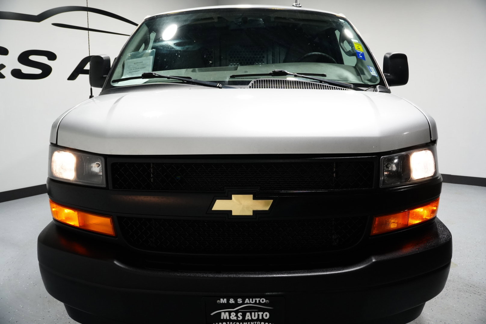 Used 2024 Chevrolet Express 2500 w/ Driver Convenience Package image 2