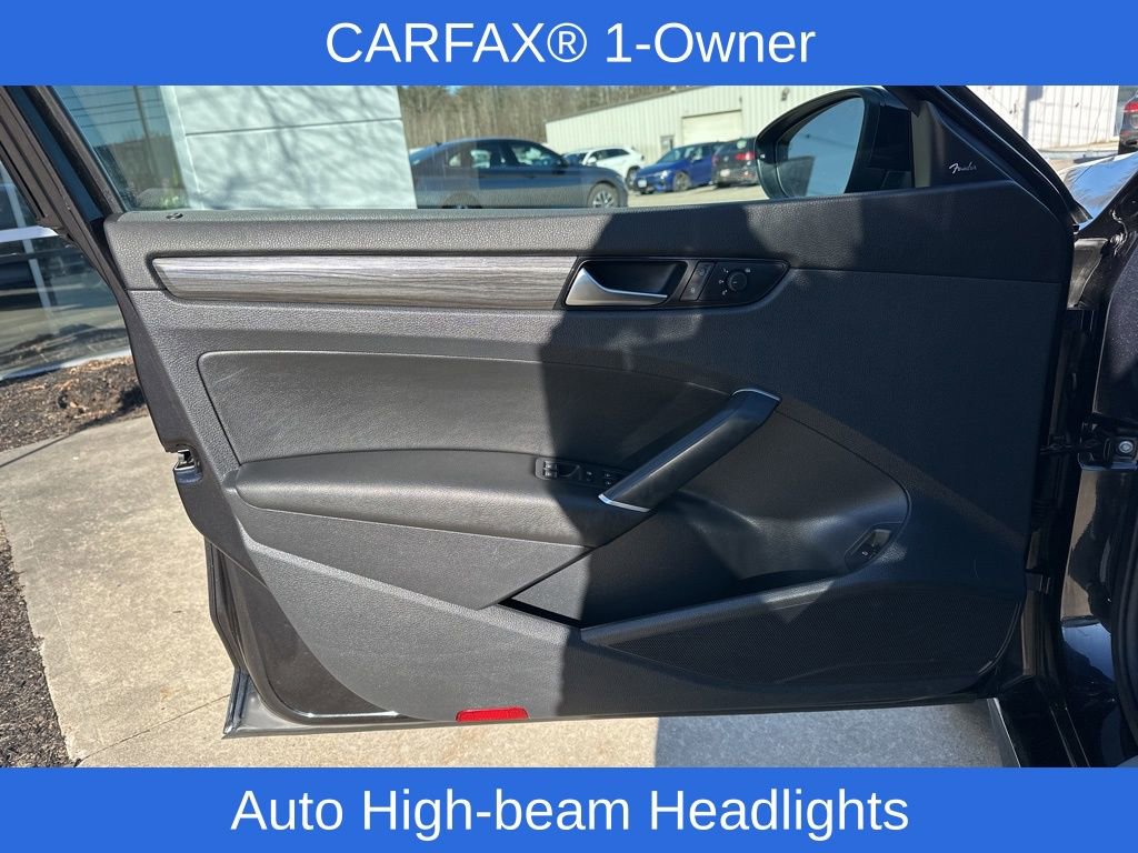 Used 2021 Volkswagen Passat 2.0T R-Line image 15