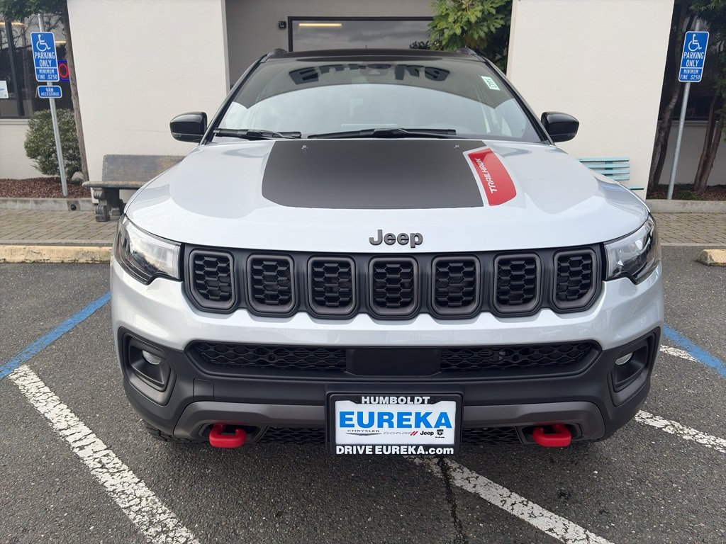 New 2026 Jeep Compass Trailhawk w/ Sun, Sound & Navigation Group AWD/4WD image 32