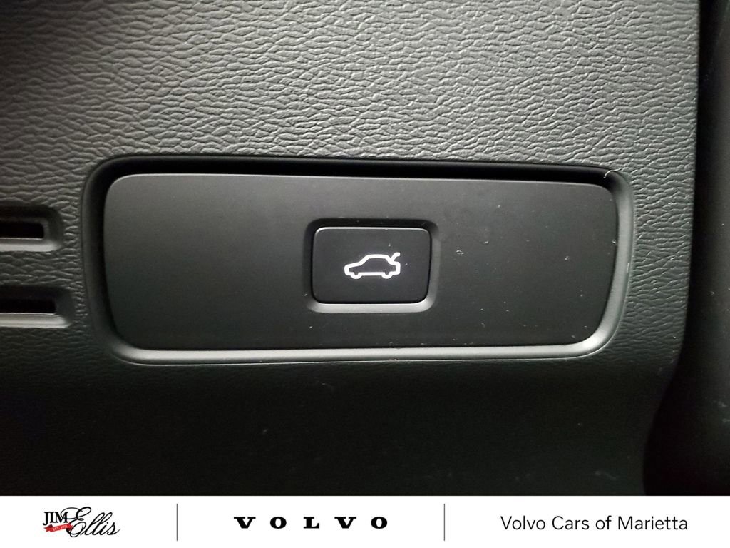 Used 2026 Volvo XC40 B5 Core w/ Climate Package image 36