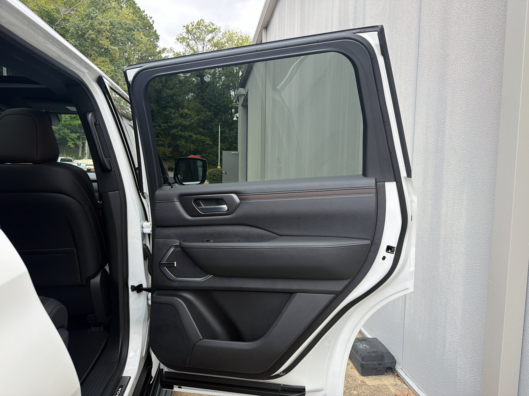 New 2026 Nissan Armada Platinum AWD/4WD image 18