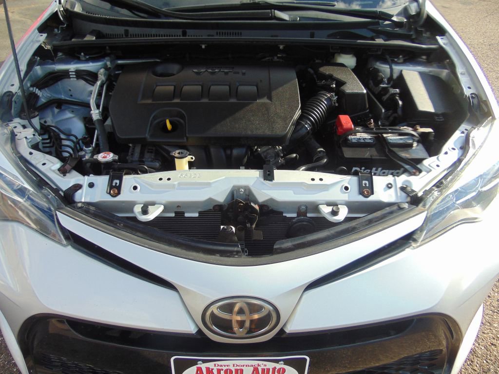 Used 2017 Toyota Corolla SE image 32