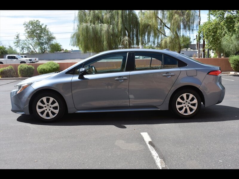 Used 2022 Toyota Corolla LE FWD image 4