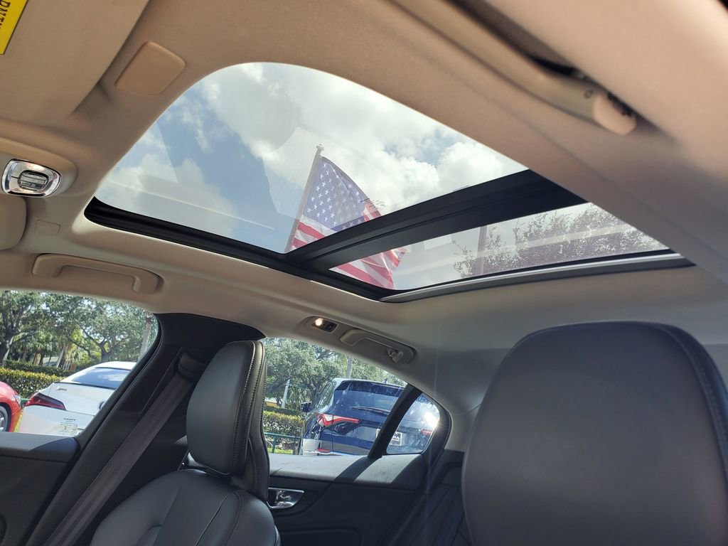 Used 2020 Volvo S60 T5 Momentum FWD image 18