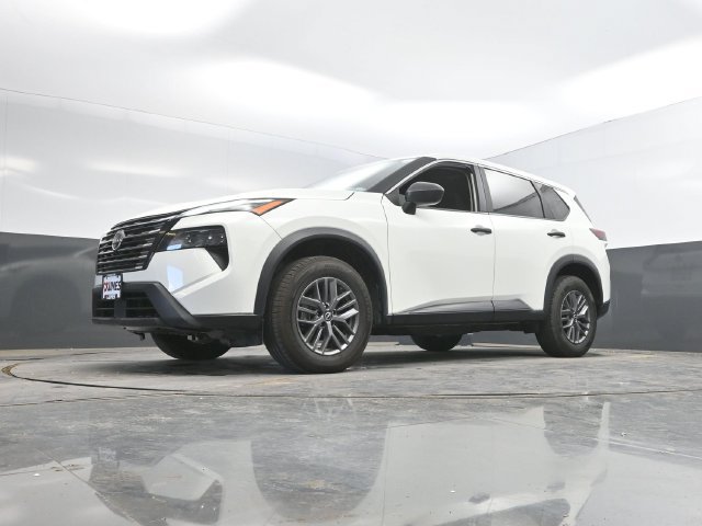 Used 2024 Nissan Rogue S FWD image 46