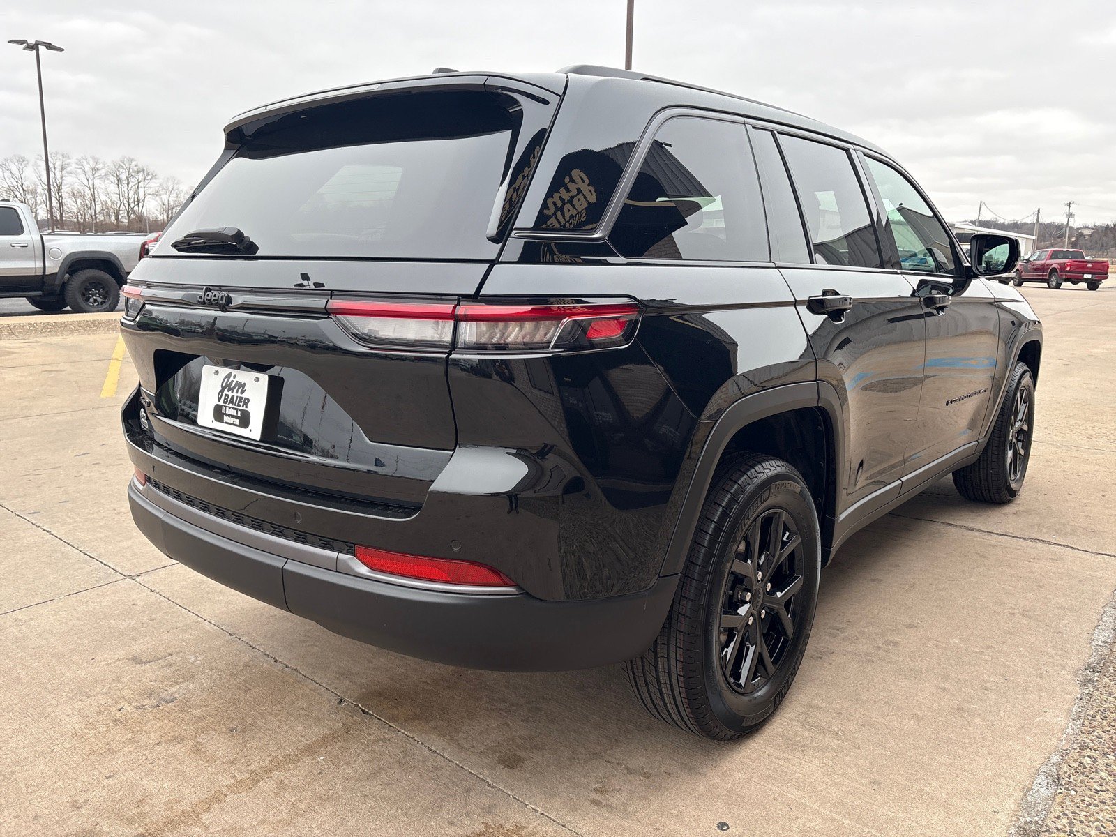 New 2026 Jeep Grand Cherokee Altitude image 9