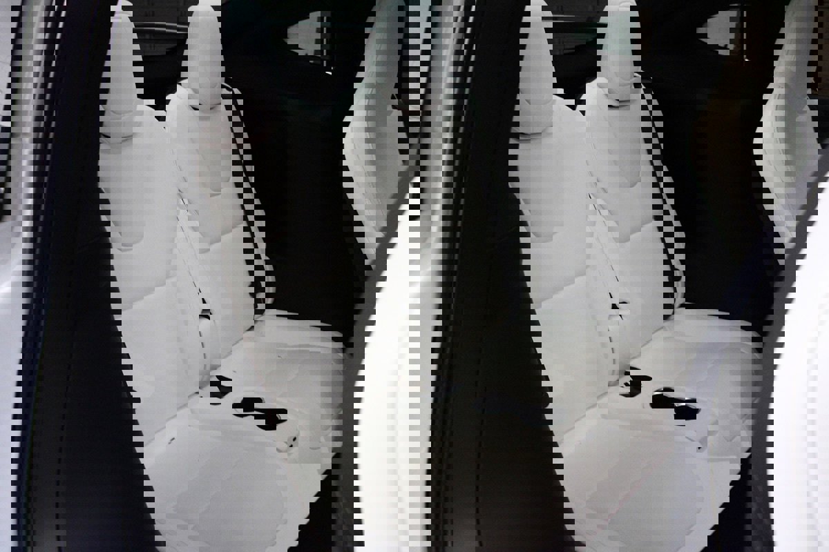 Used 2022 Tesla Model X Plaid image 17