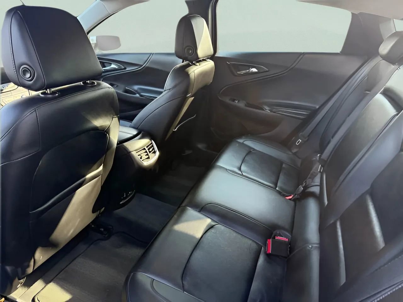 Used 2016 Chevrolet Malibu LT w/ Leather Package image 21