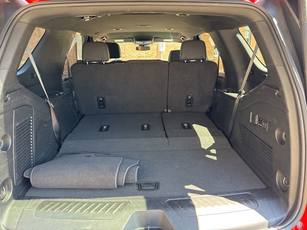 Used 2024 Chevrolet Tahoe LT w/ Luxury Package AWD/4WD image 9