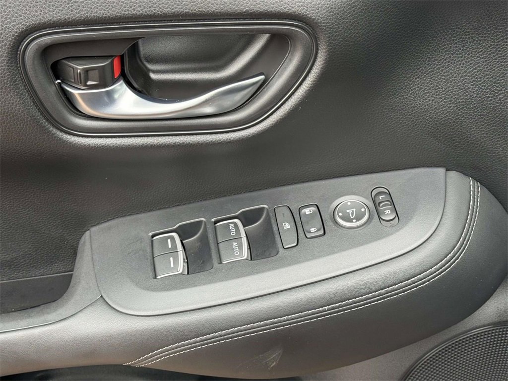 Used 2023 Honda HR-V EX-L image 10