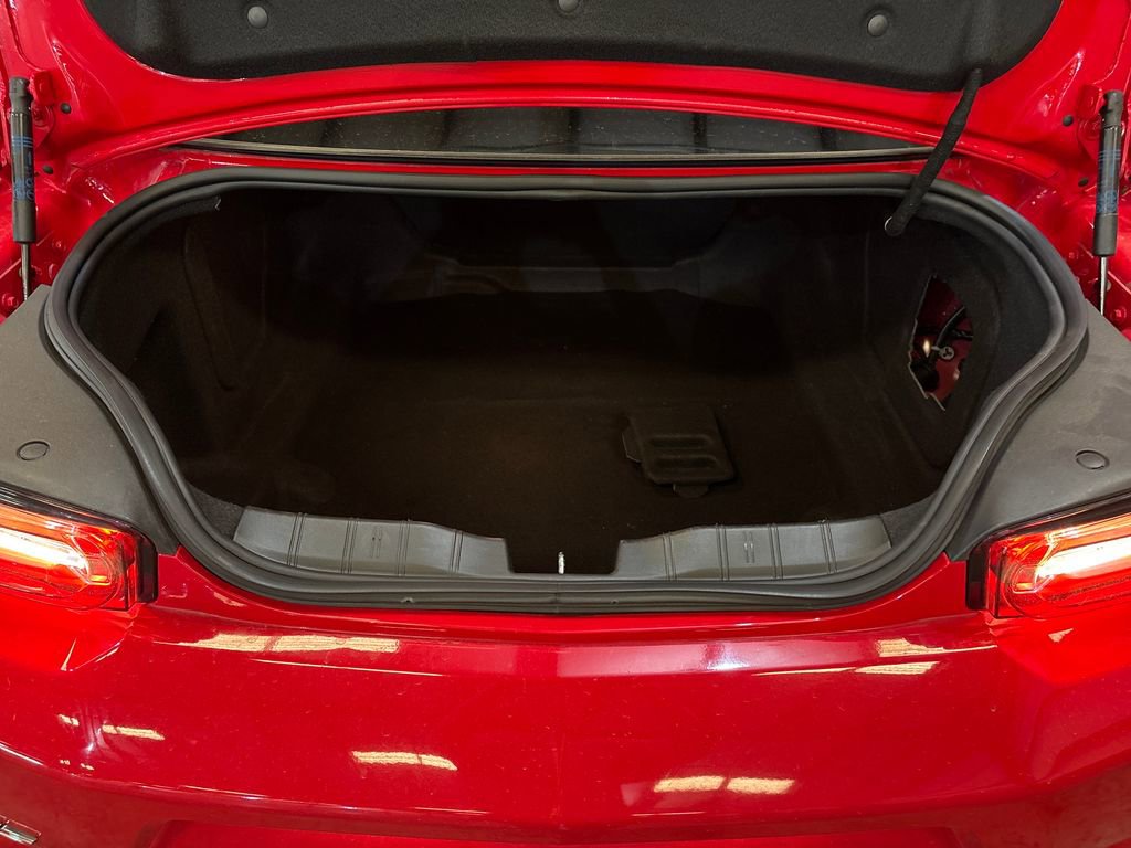 Used 2019 Chevrolet Camaro SS RWD image 21