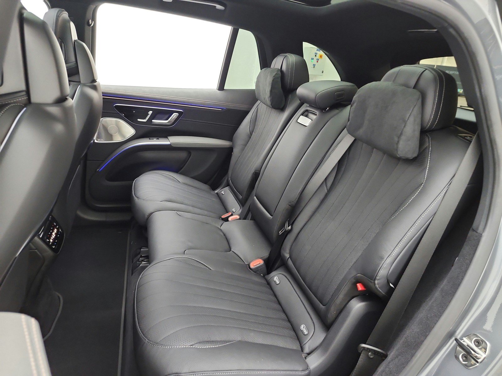 New 2026 Mercedes-Benz EQS 400 4MATIC SUV image 11