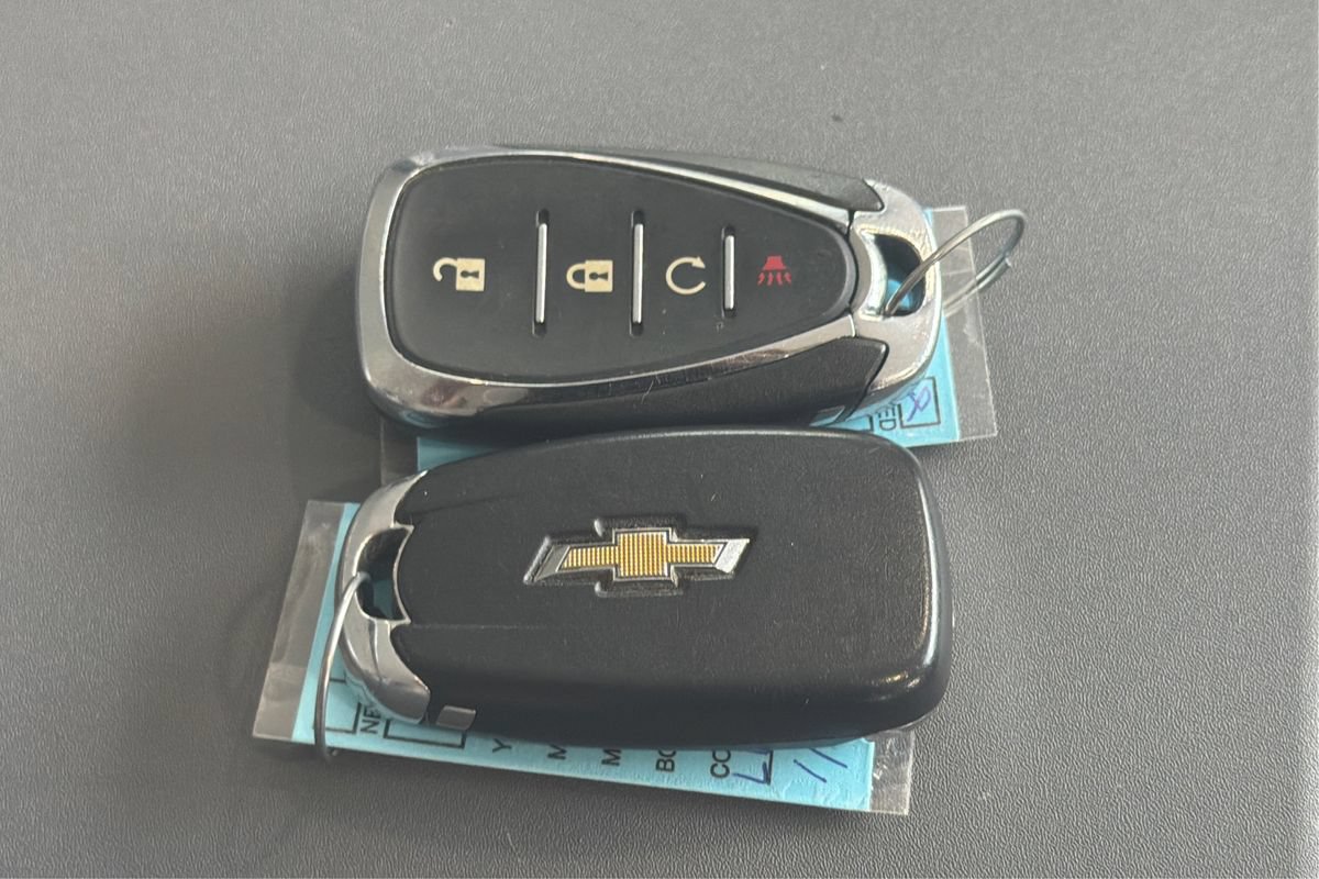 Used 2020 Chevrolet Trax LT w/ LT Convenience Package FWD image 33