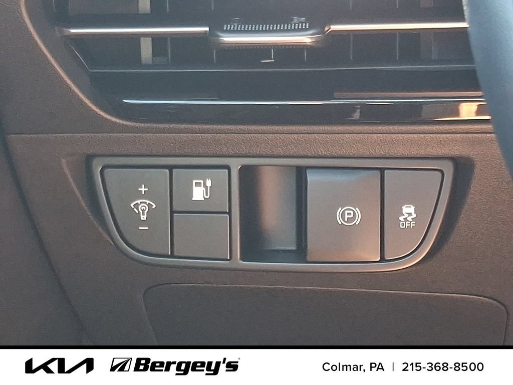 Certified 2025 Kia EV6 Light w/ Light LR Technology Package AWD/4WD image 26