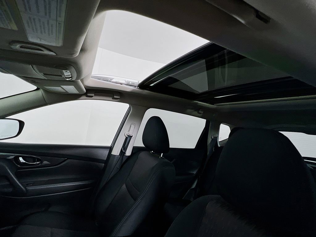 Used 2019 Nissan Rogue SV w/ Sun & Sound Touring Package image 21