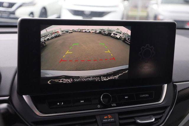 Used 2024 Nissan Altima 2.5 SR w/ SR Premium Package image 18